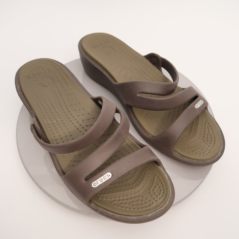 Crocs Sandals Women's 7 Patricia Wedge Taupe Shoes Strappy Slip On